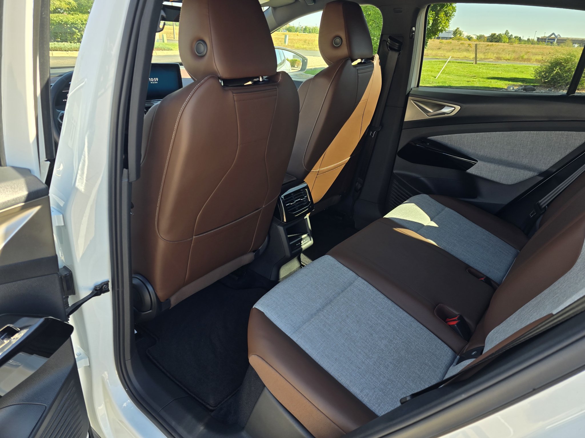 Used 2023 Volkswagen ID.4 2WD image 15