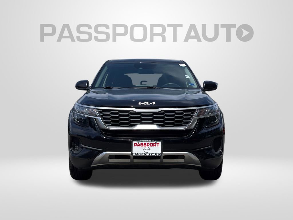 Used 2022 Kia Seltos LX AWD/4WD image 2