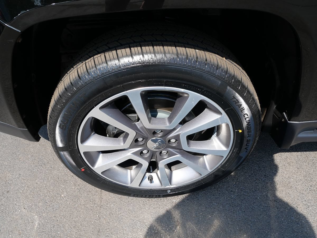 Used 2017 Jeep Compass High Altitude AWD/4WD image 36
