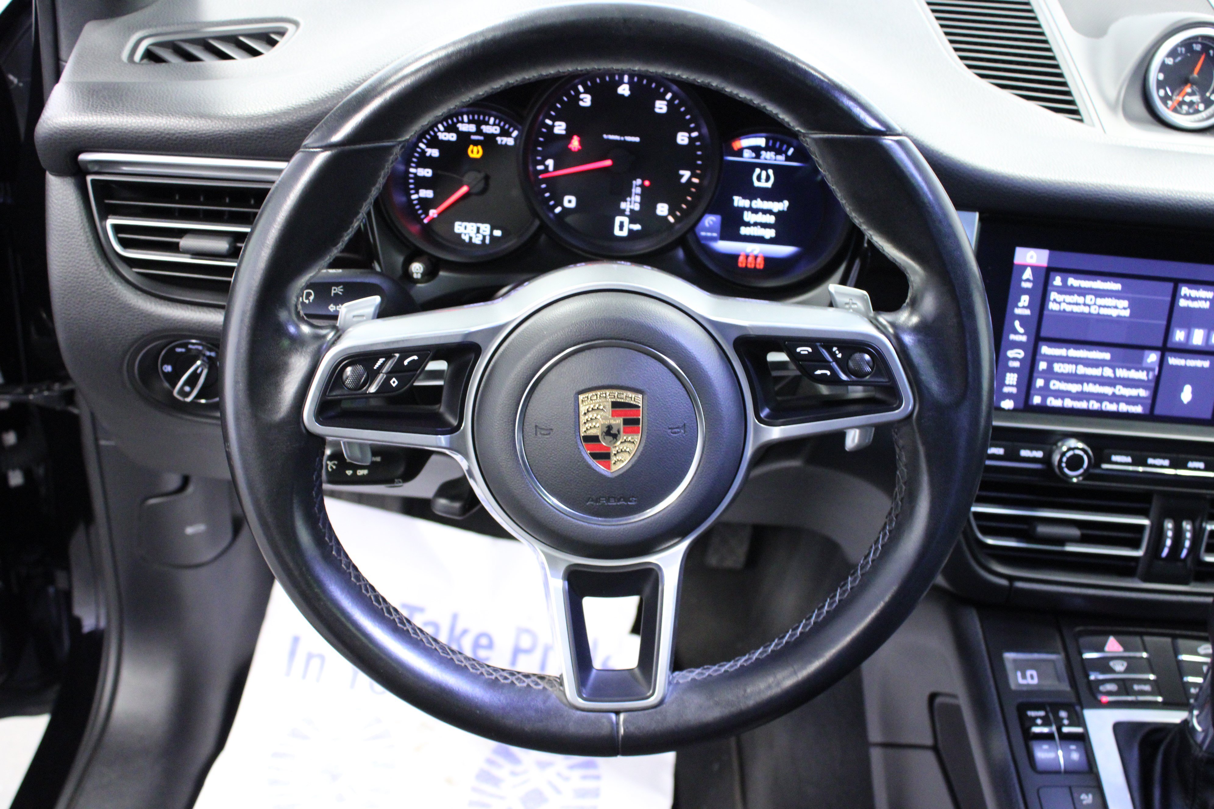 Used 2021 Porsche Macan AWD/4WD image 17