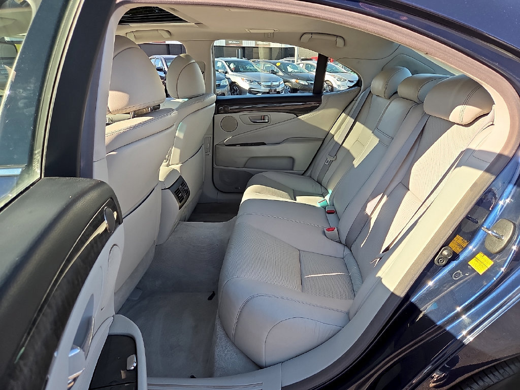 Used 2011 Lexus LS 460 AWD w/ Luxury Value Edition image 12
