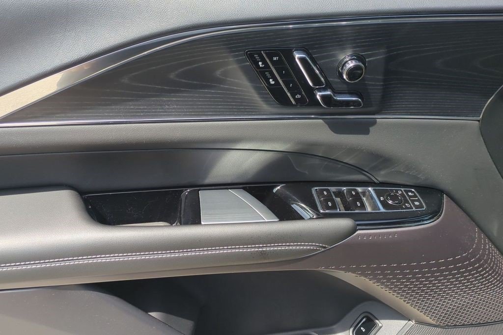 Certified 2024 Cadillac Lyriq Sport RWD image 17