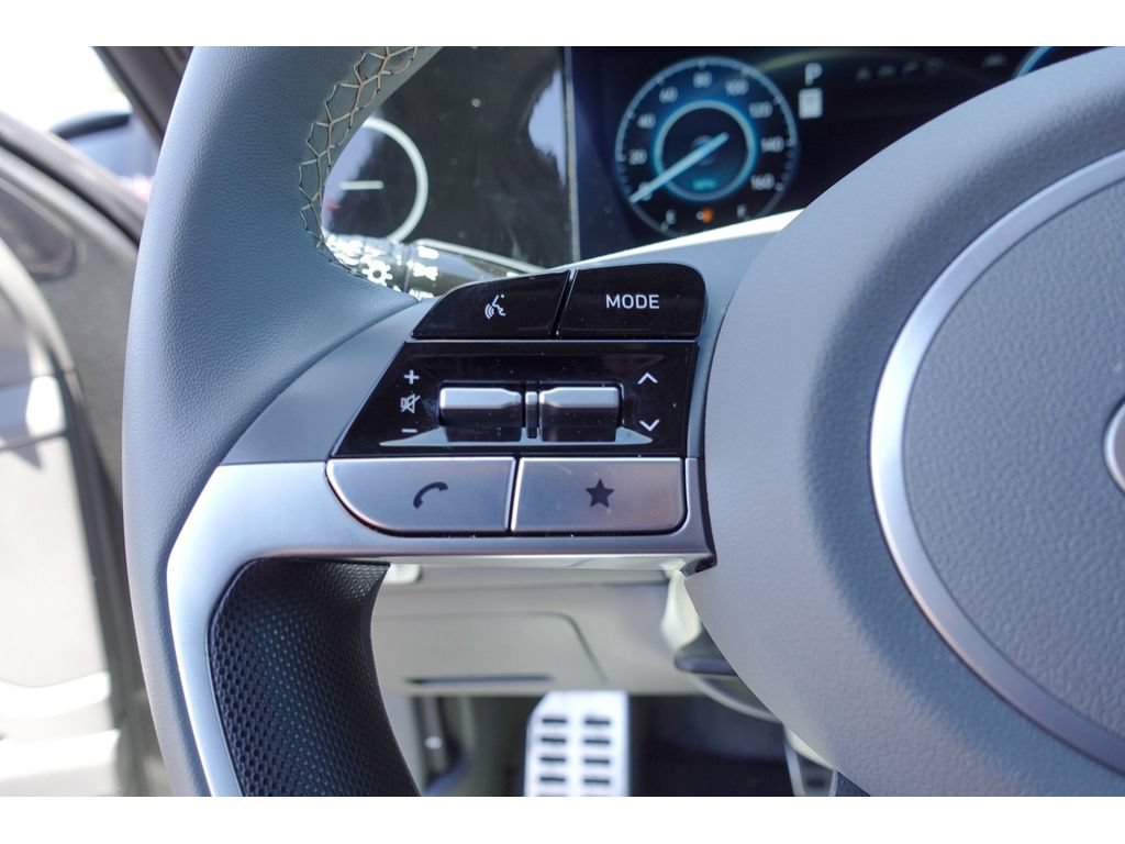 Used 2026 Hyundai Elantra SEL FWD image 15