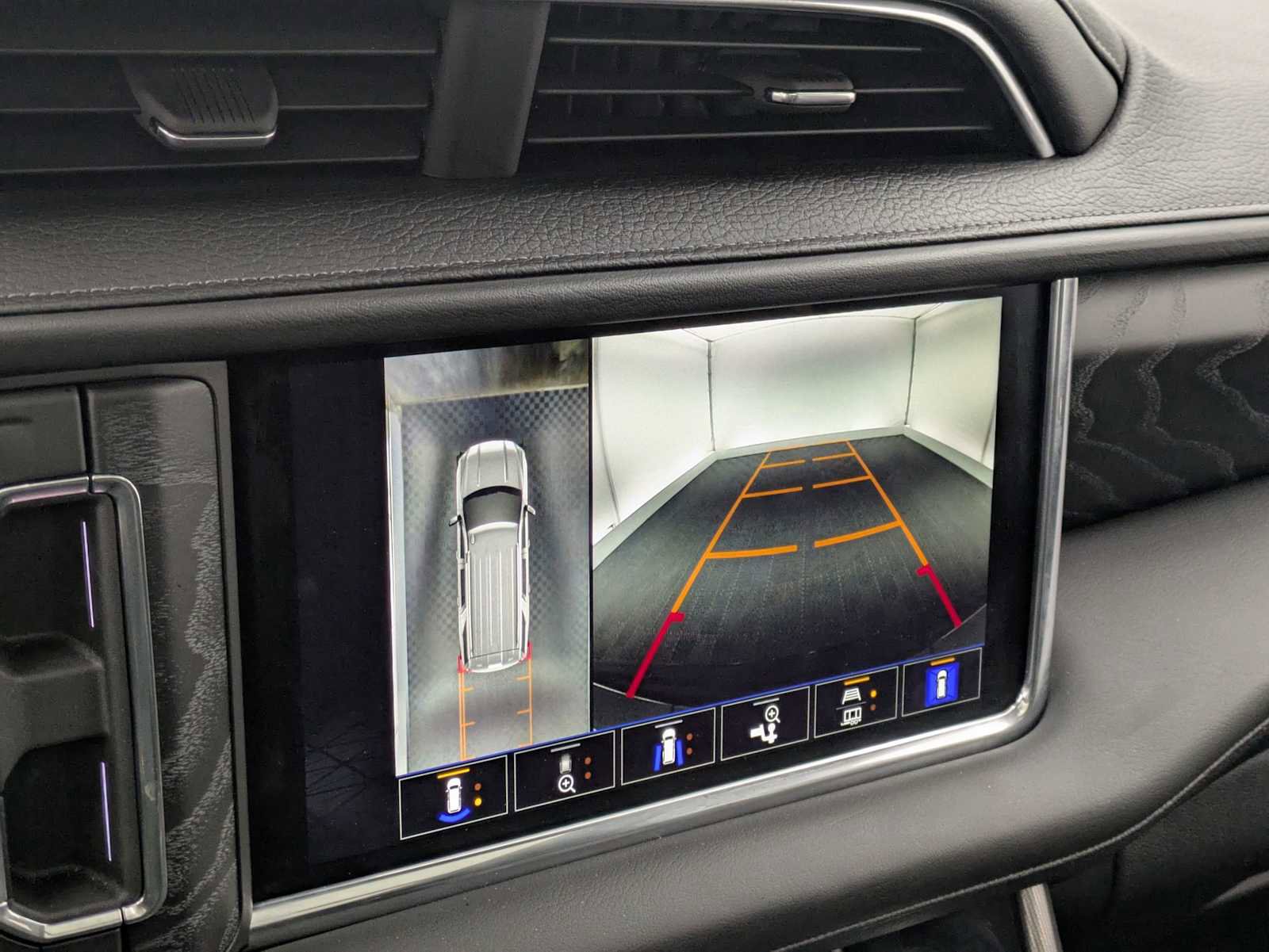 Used 2024 GMC Yukon Denali w/ Max Trailering Package image 30