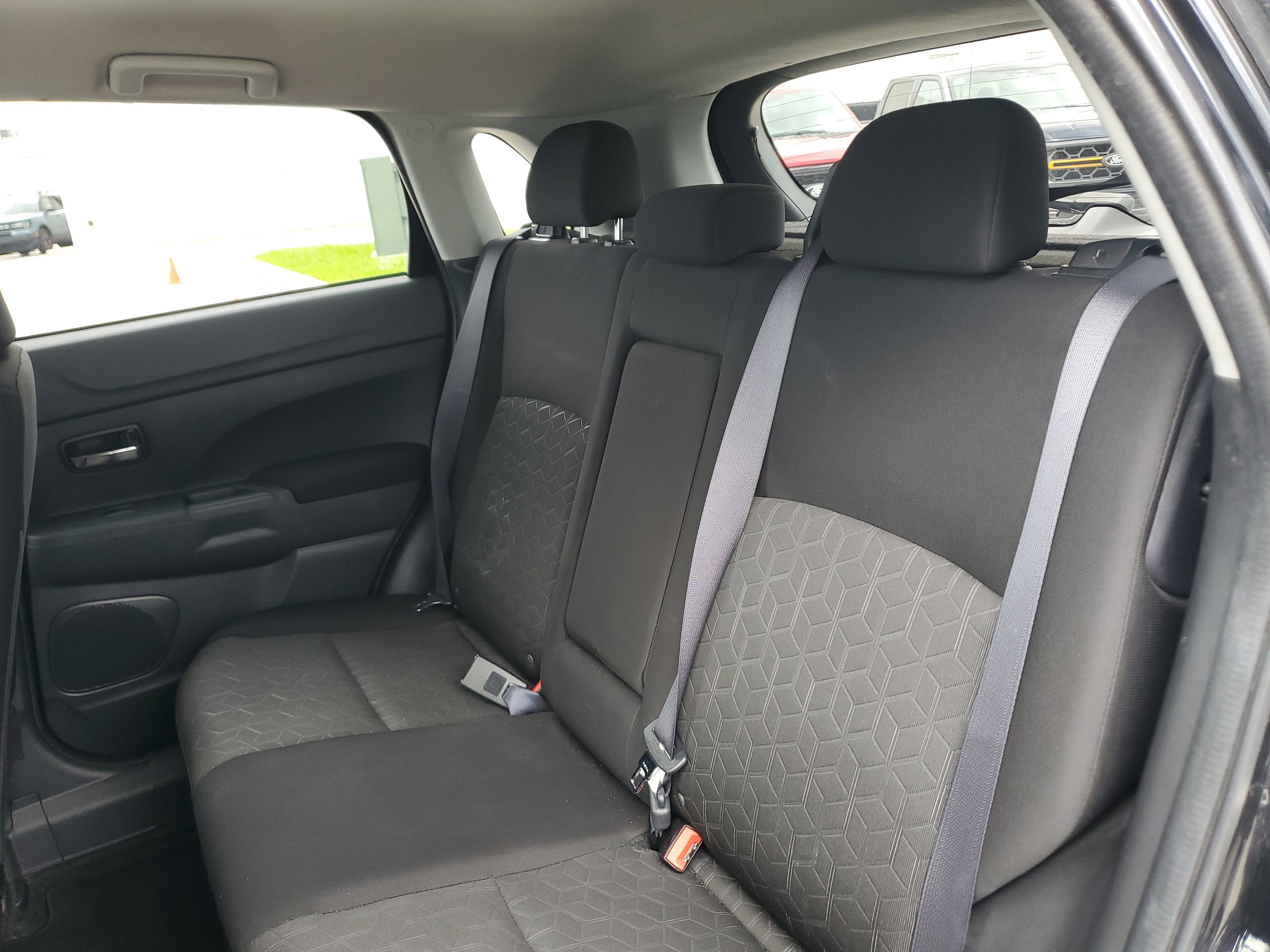 Used 2021 Mitsubishi Outlander Sport LE image 12