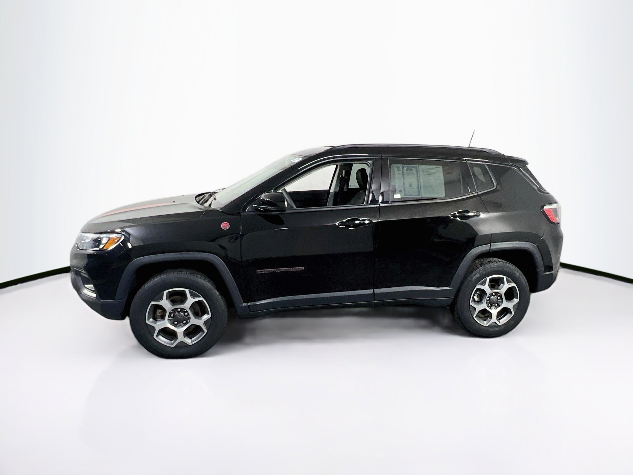 Used 2022 Jeep Compass Trailhawk AWD/4WD image 8
