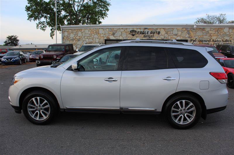 Used 2013 Nissan Pathfinder SL w/ SL Premium Pkg AWD/4WD image 4