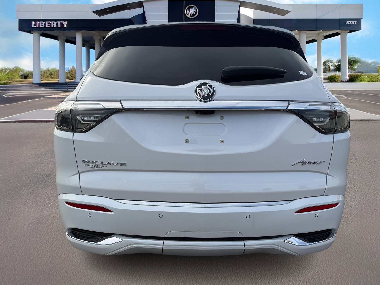 Used 2023 Buick Enclave Avenir w/ Trailering Package, 5000 lbs. FWD image 4