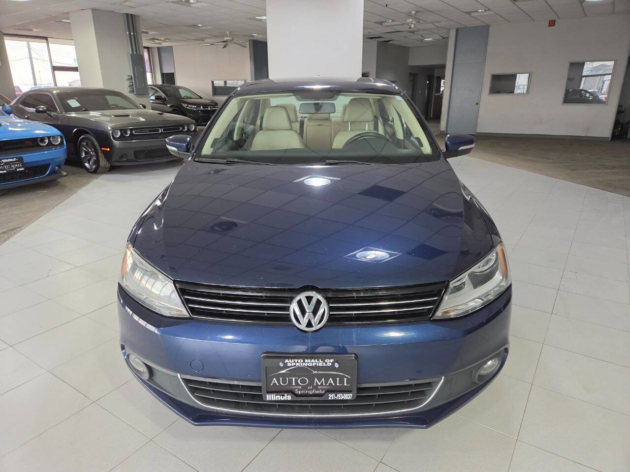 Used 2012 Volkswagen Jetta SEL image 2