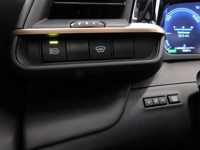 Used 2025 Toyota Crown Platinum image 38