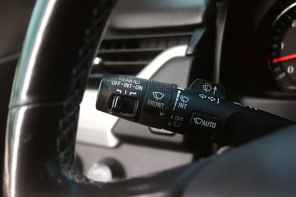 Used 2018 GMC Yukon SLE AWD/4WD image 23