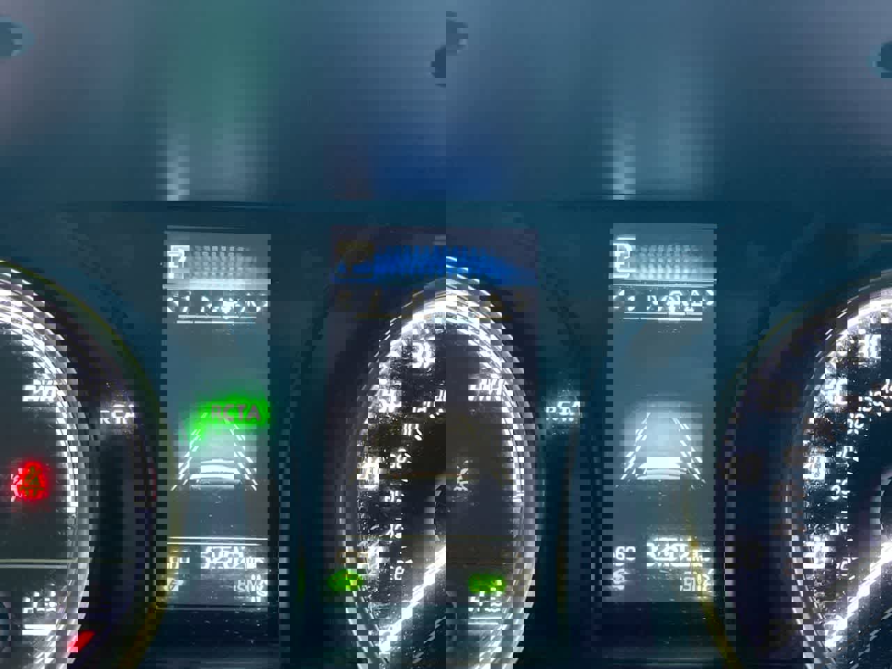 Used 2020 Toyota Camry SE w/ Sunroof Package image 15