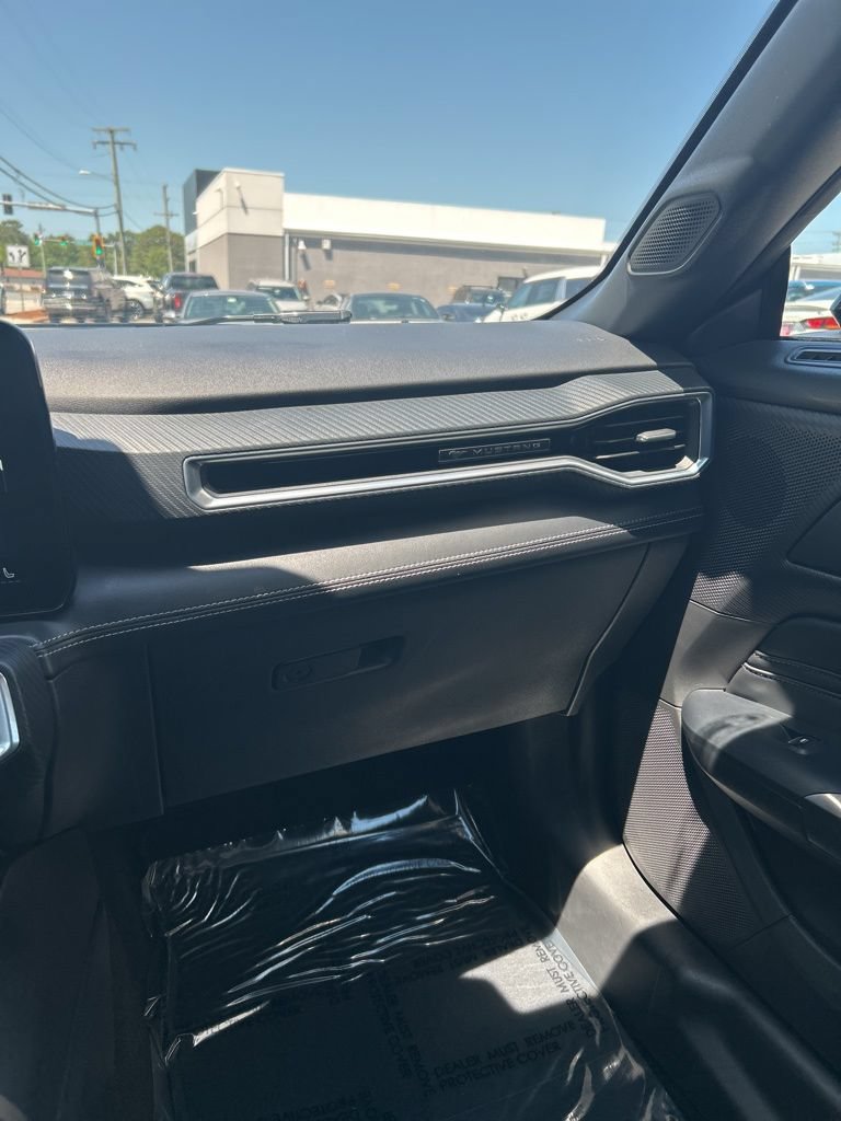 Used 2025 Ford Mustang Premium RWD image 8