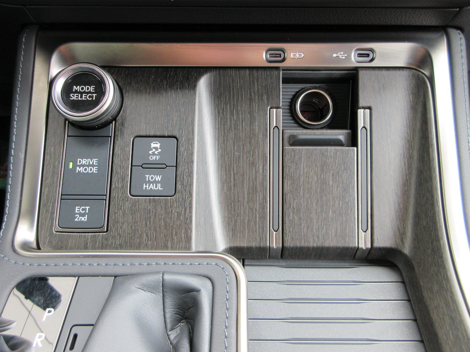 Used 2024 Lexus GX 550 w/ Accessory Package (31) AWD/4WD image 49