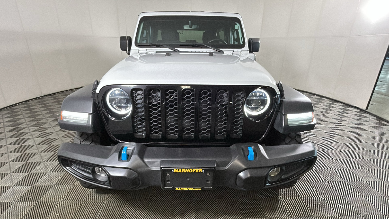 Used 2023 Jeep Wrangler Unlimited w/ Cold Weather Group AWD/4WD image 9