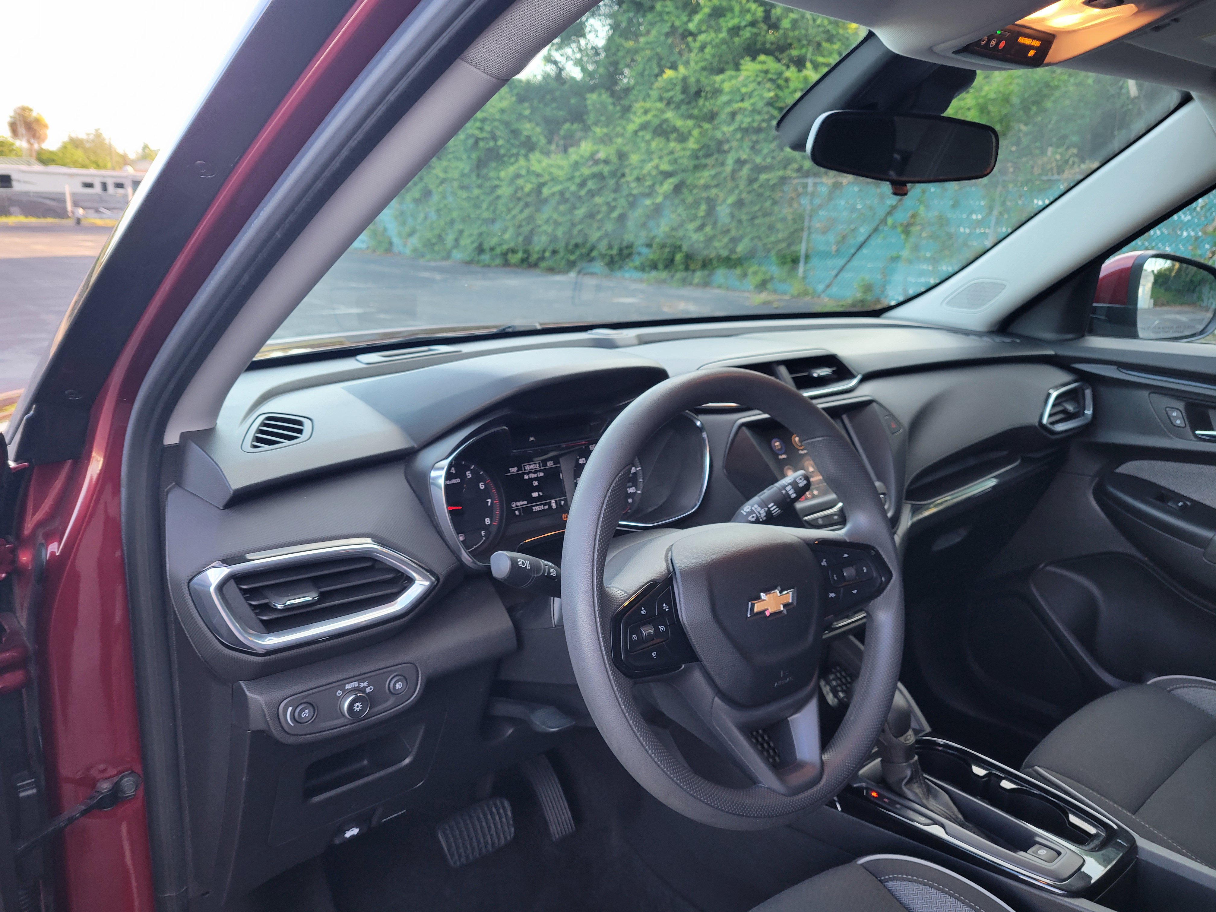 Certified 2022 Chevrolet TrailBlazer LT w/ Confidence II Package FWD image 27