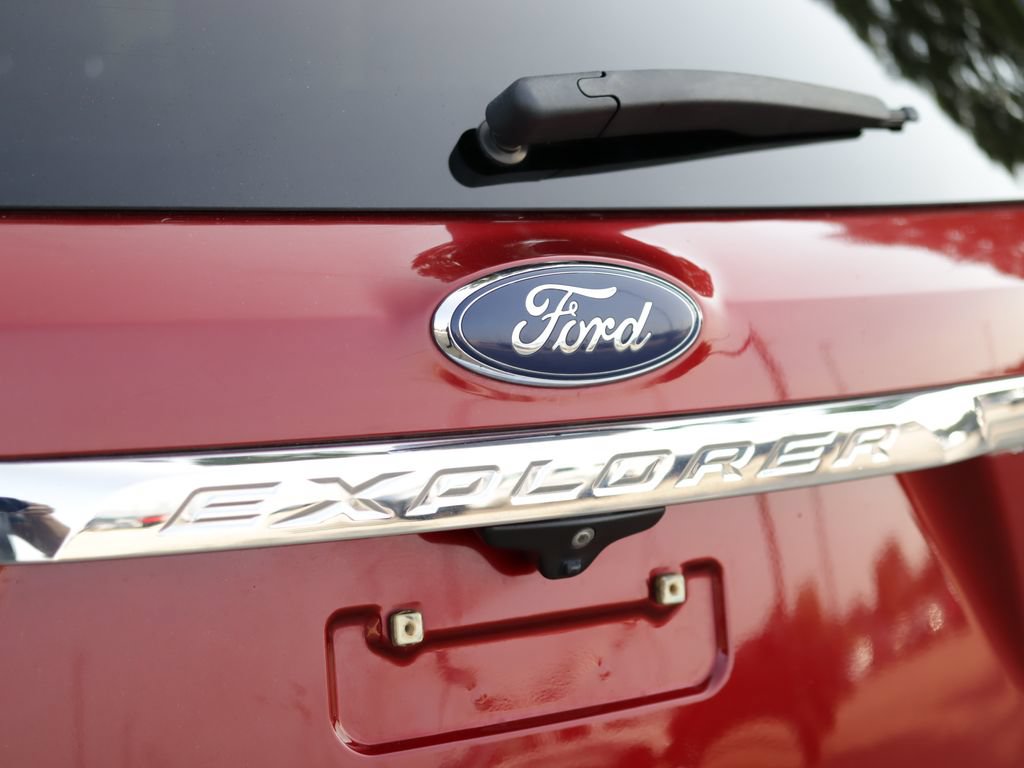 Used 2017 Ford Explorer XLT AWD/4WD image 32