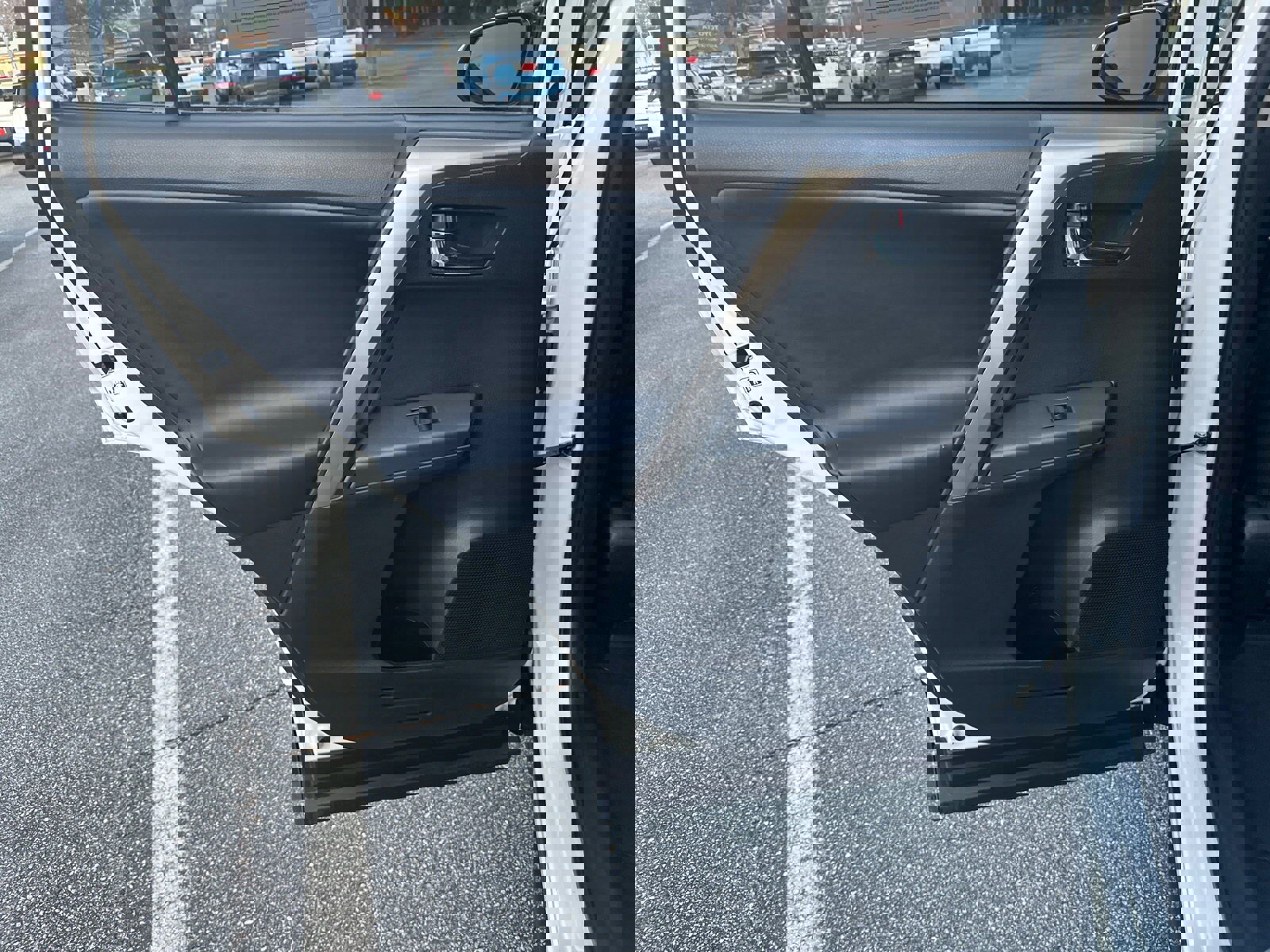 Used 2018 Toyota RAV4 XLE image 22