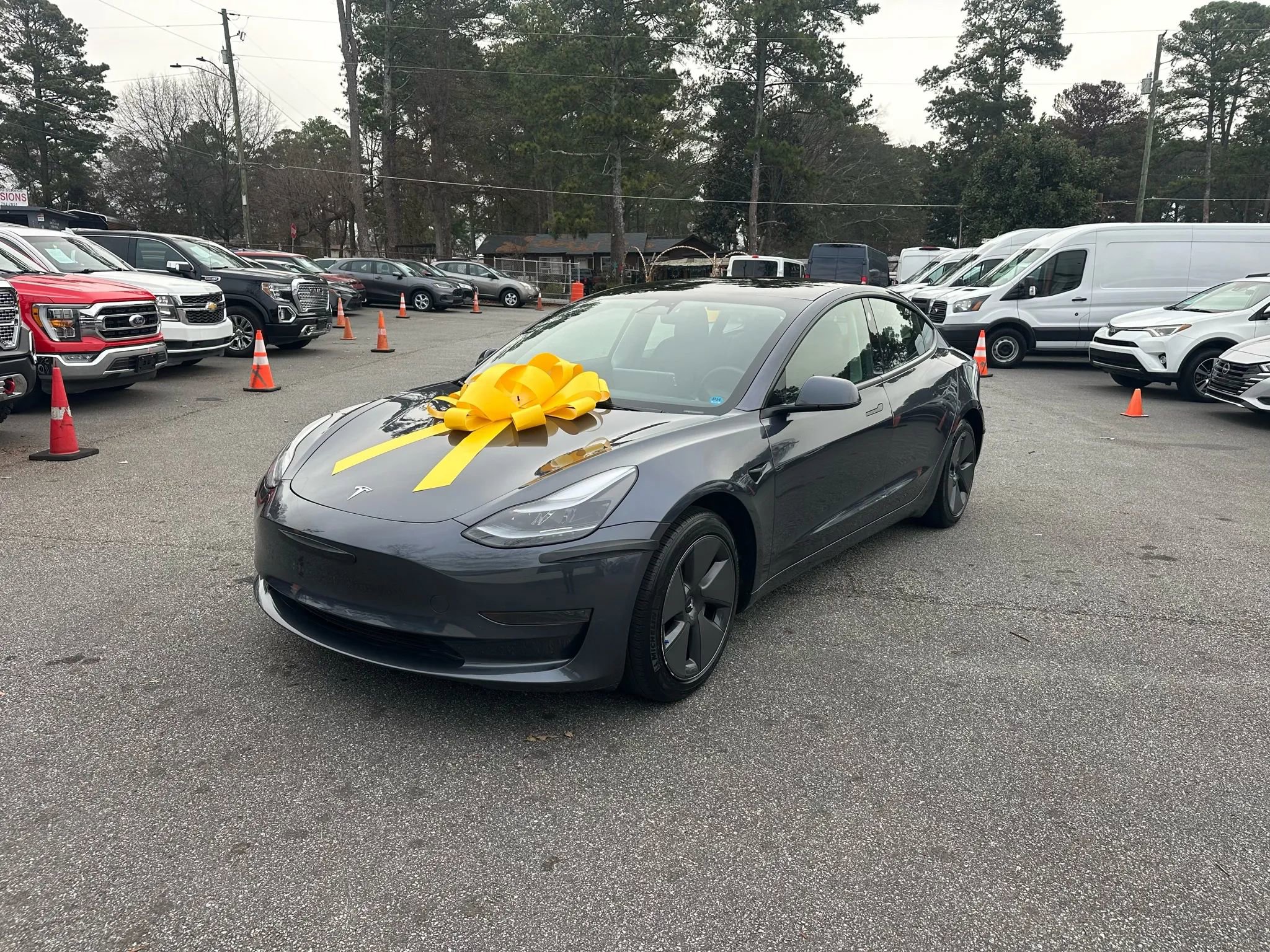 Used 2023 Tesla Model 3 Standard Range RWD image 1