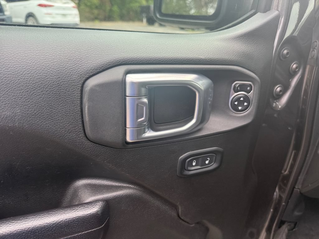 Used 2024 Jeep Gladiator Sport AWD/4WD image 18