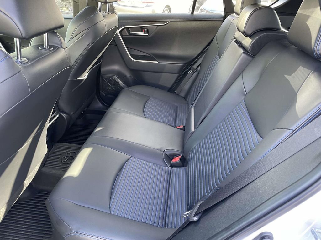 Used 2025 Toyota RAV4 XSE AWD/4WD image 21