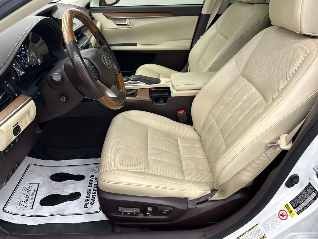 Used 2018 Lexus ES 300h w/ Luxury Package FWD image 9