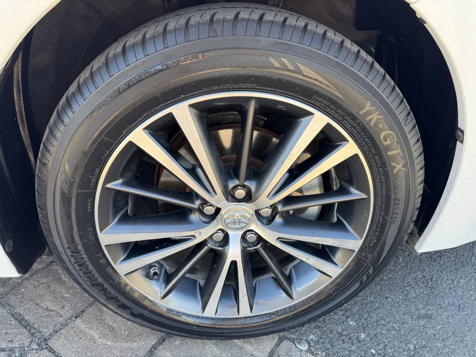 Used 2016 Toyota Corolla LE FWD image 11