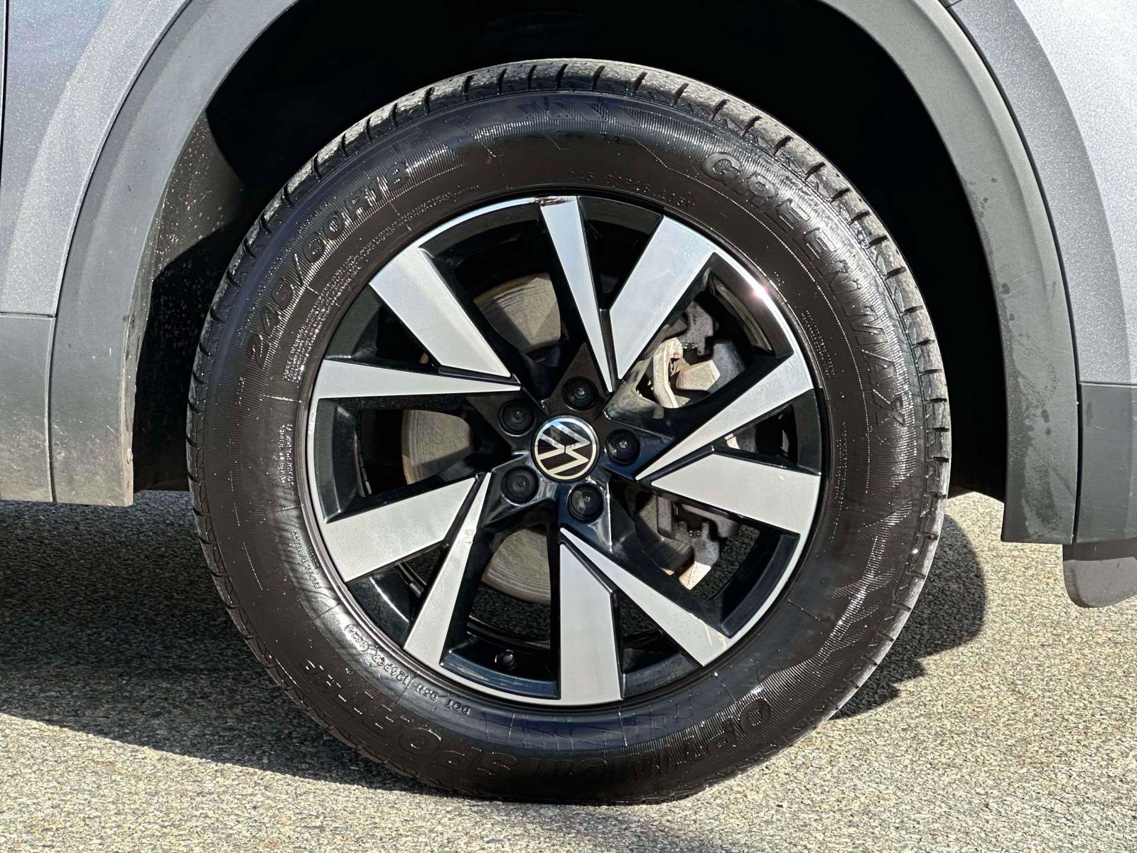 Certified 2022 Volkswagen Atlas Cross Sport SE image 6