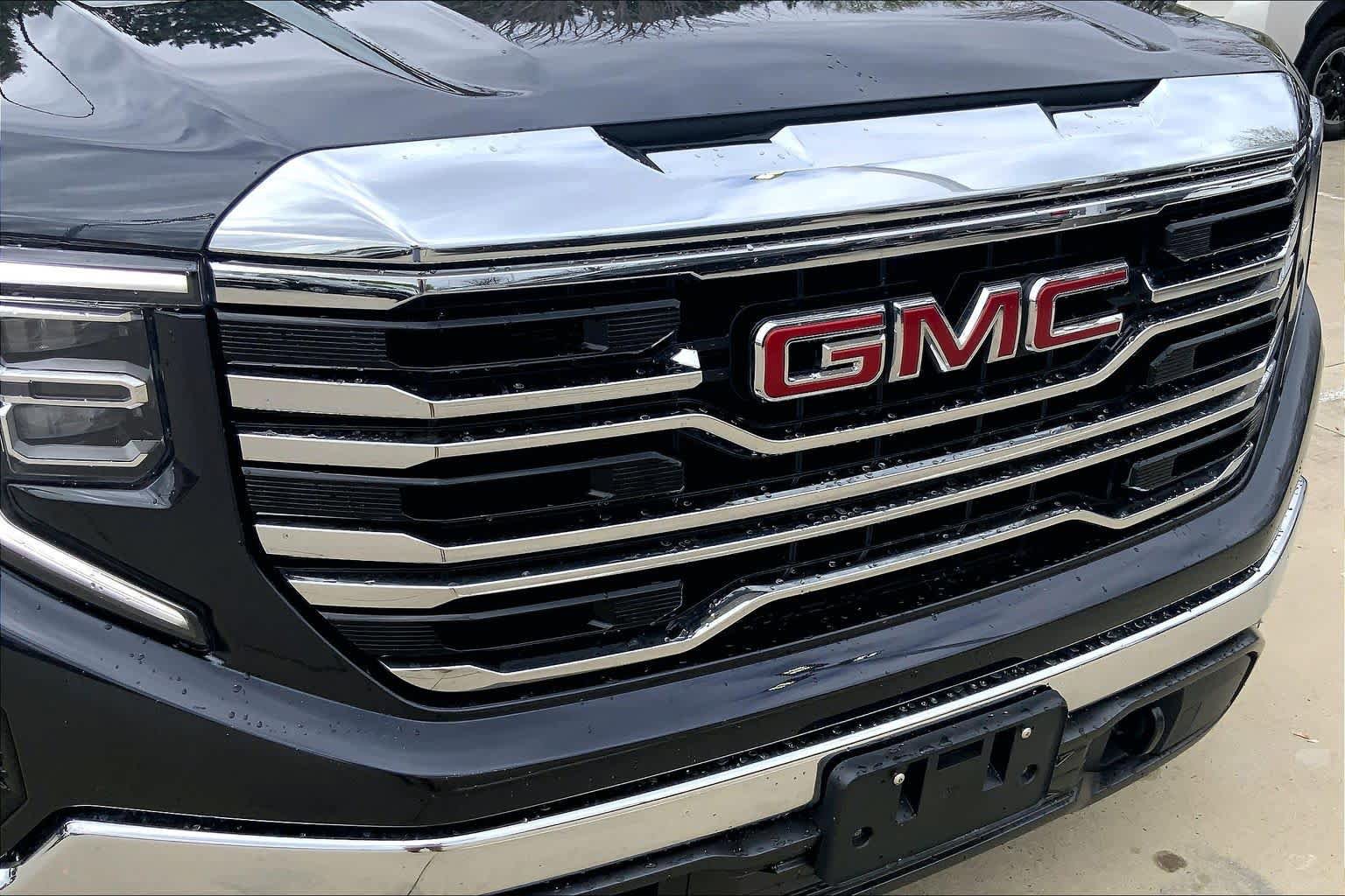 Used 2025 GMC Sierra 1500 SLT AWD/4WD image 31