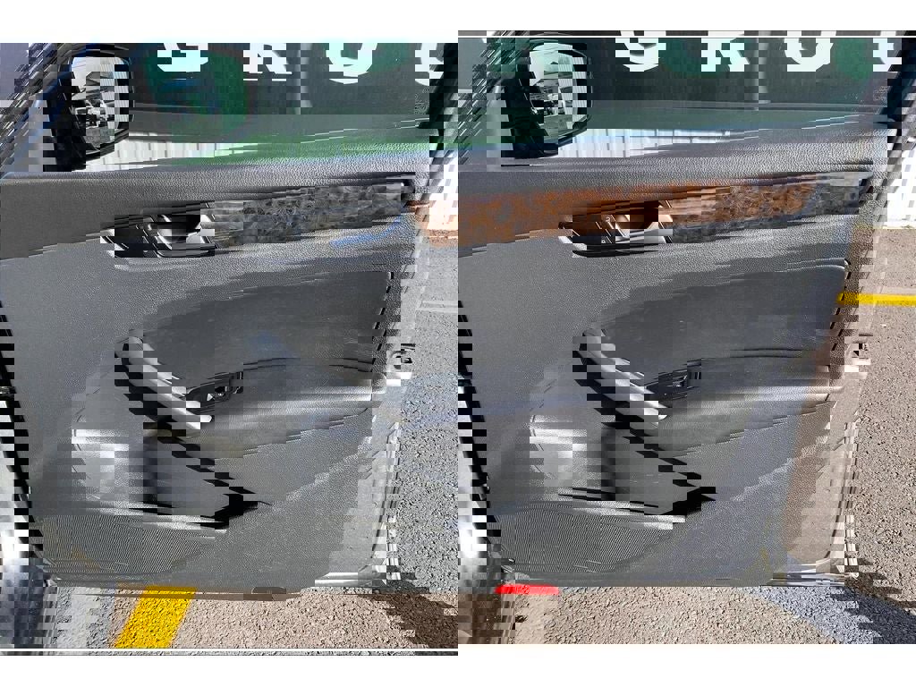 Used 2014 Volkswagen Passat TDI SEL Premium image 26