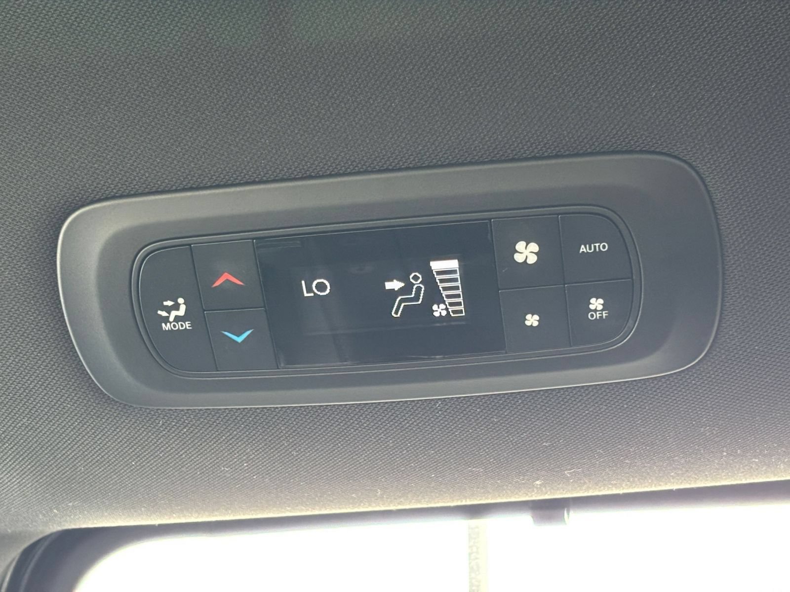 Used 2025 Chrysler Pacifica Select FWD image 24