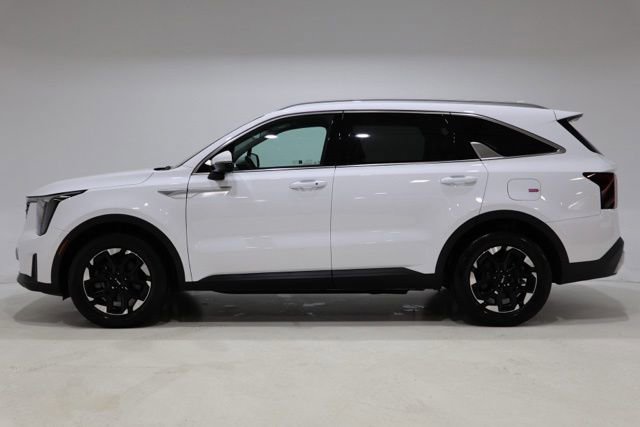 Used 2025 Kia Sorento S FWD image 4