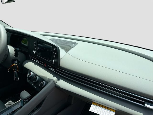 New 2026 Hyundai Elantra SE FWD image 28