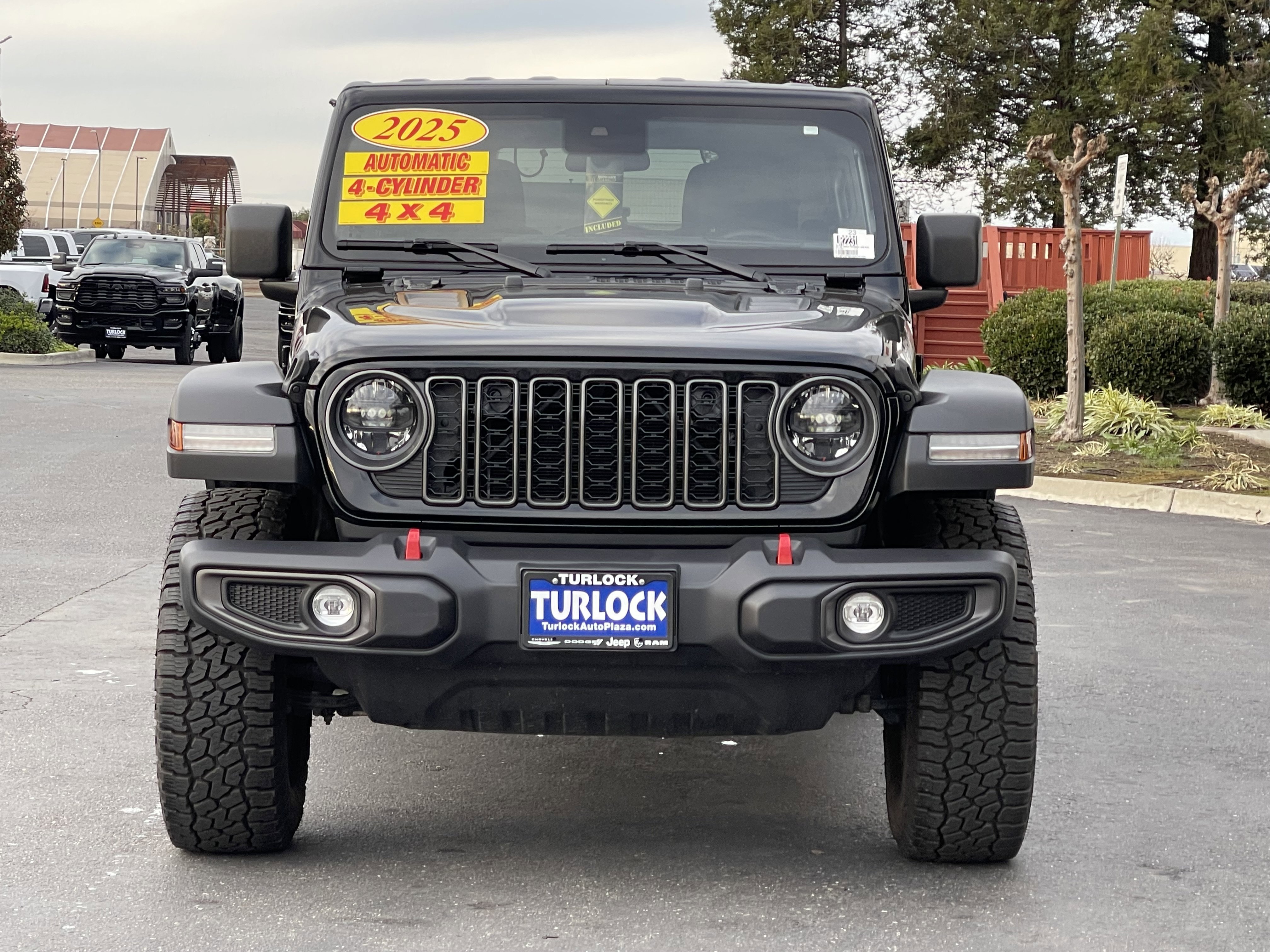 Used 2025 Jeep Wrangler Unlimited Rubicon AWD/4WD image 6