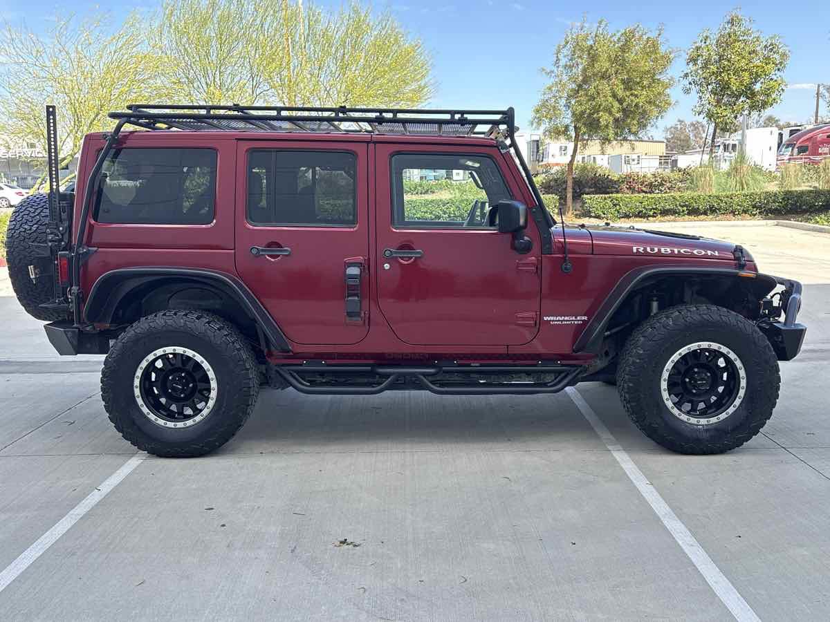 Used 2013 Jeep Wrangler Unlimited Rubicon w/ Connectivity Group AWD/4WD image 2