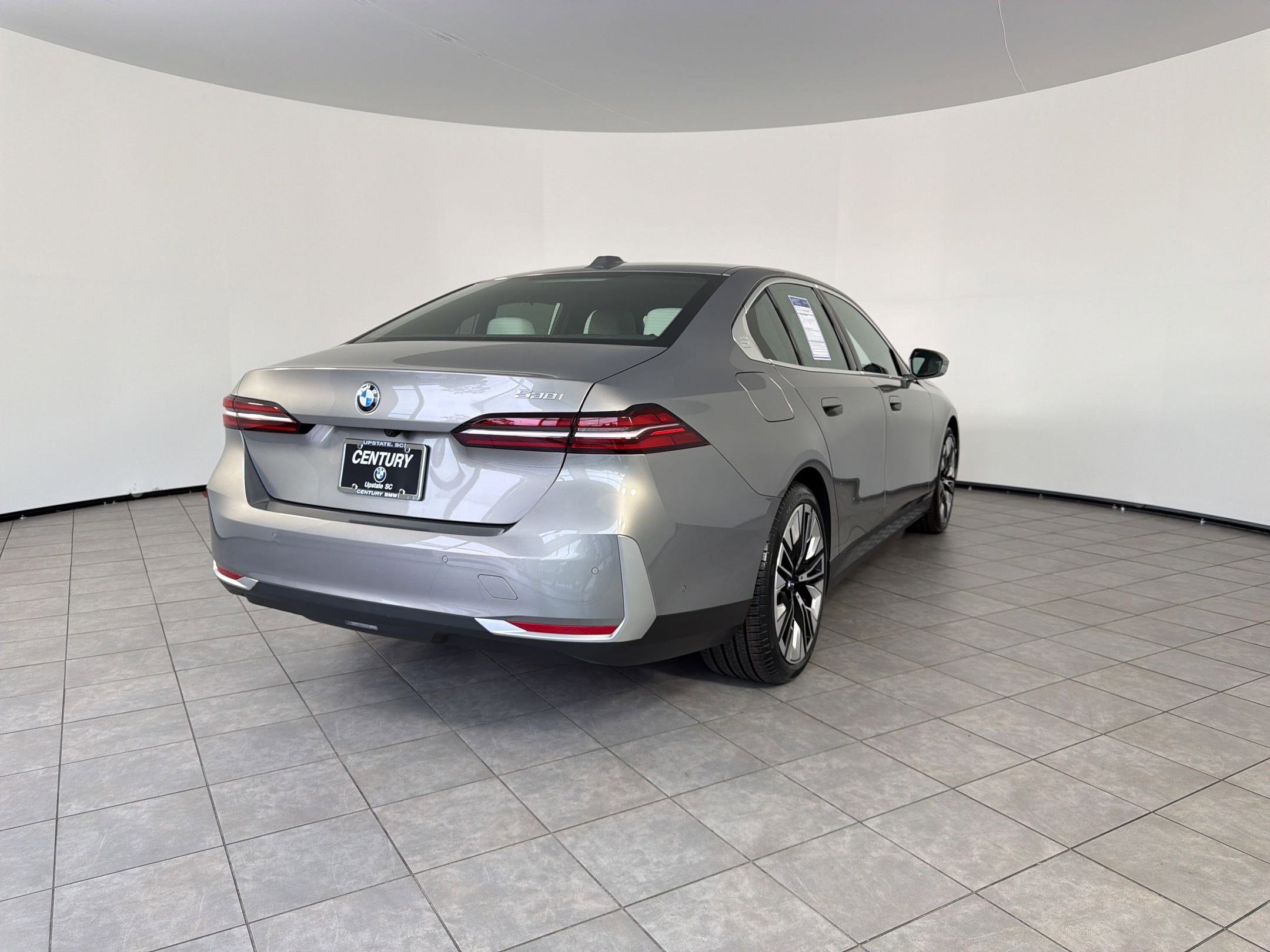Certified 2025 BMW 530i RWD image 9