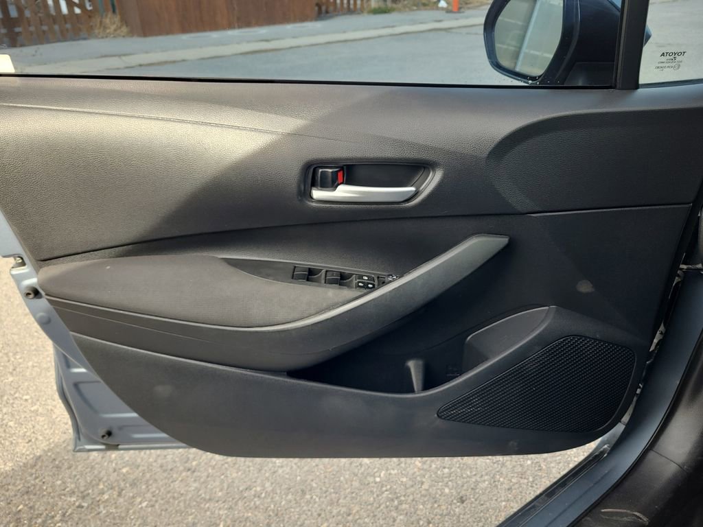 Used 2021 Toyota Corolla LE w/ Carpet Mat Package (TMS) image 16