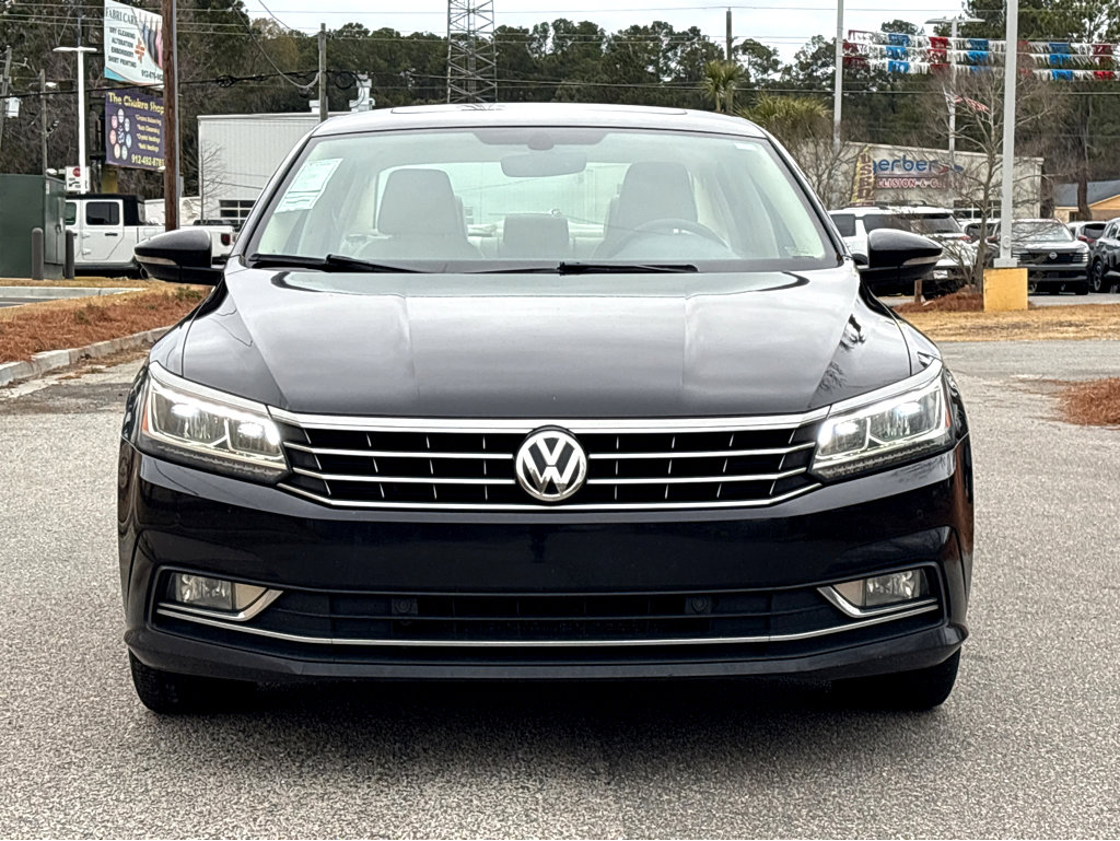 Used 2018 Volkswagen Passat 2.0T SE image 2