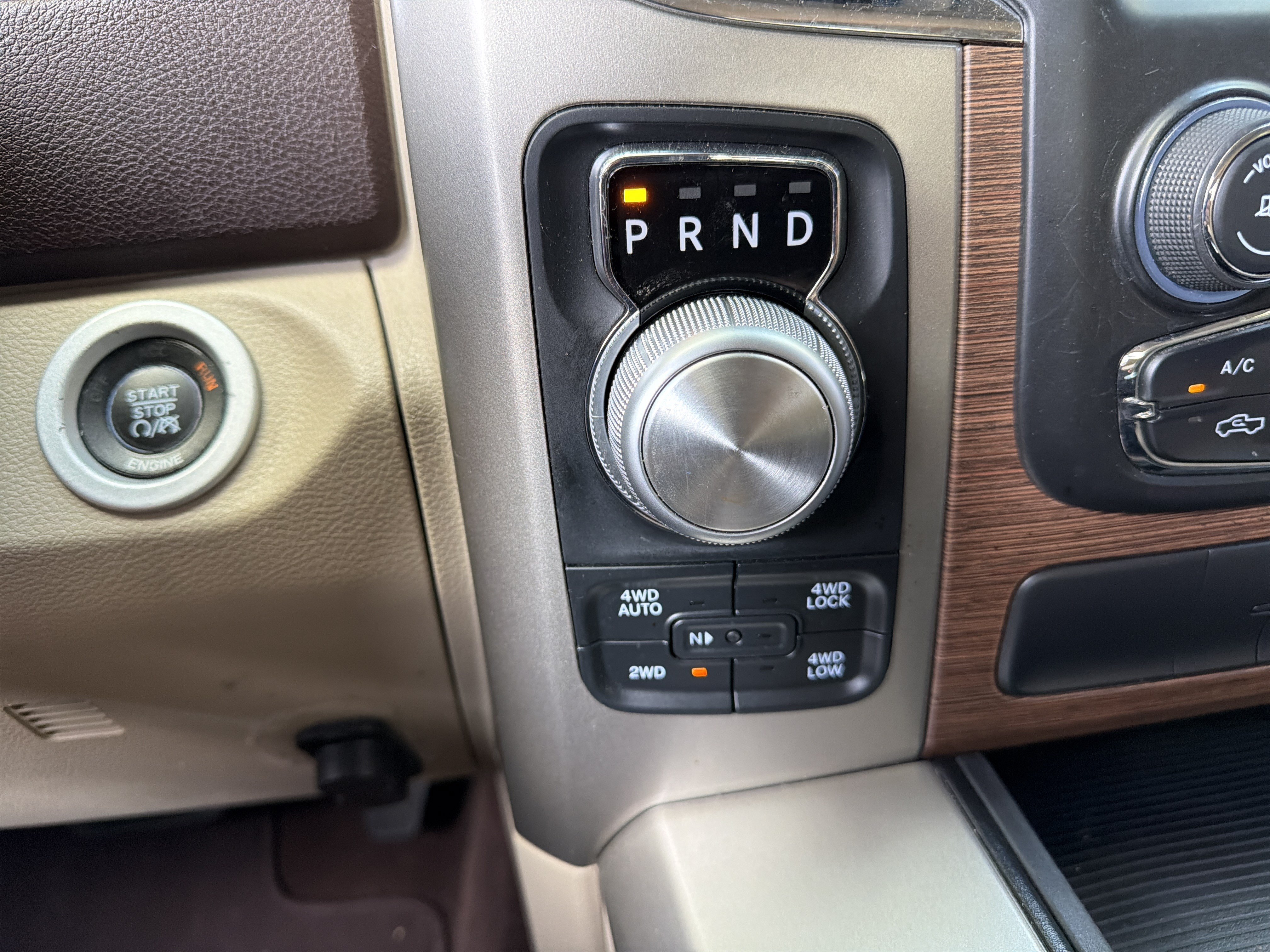 Used 2014 RAM 1500 Laramie w/ Convenience Group AWD/4WD image 26