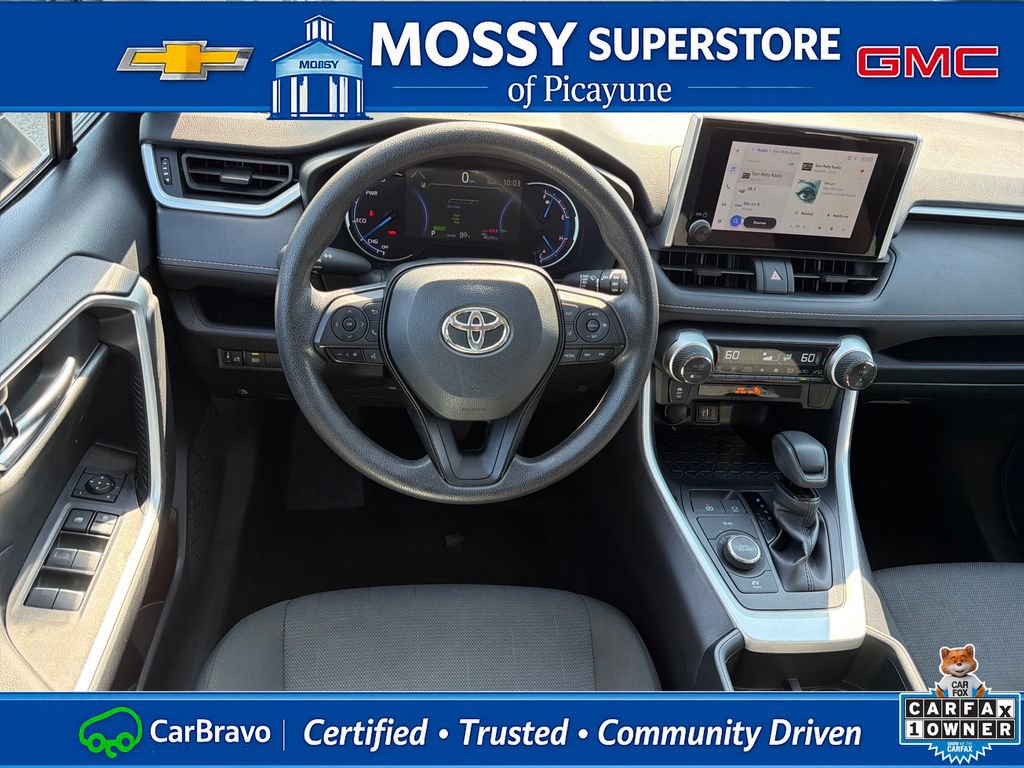 Used 2025 Toyota RAV4 XLE AWD/4WD image 15