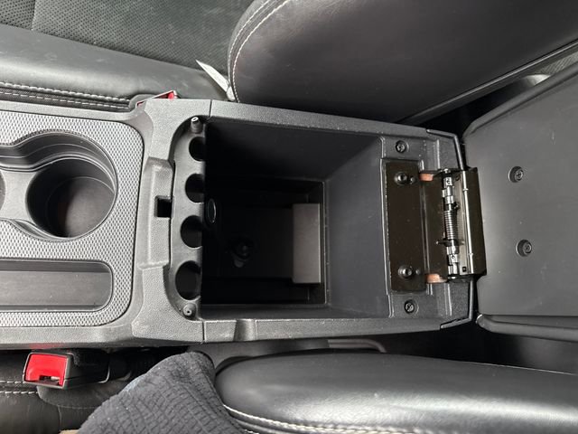 Used 2014 Dodge Challenger R/T image 27