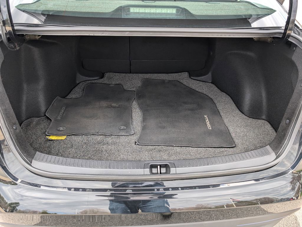 Used 2023 Toyota Corolla LE w/ Carpet Mat Package (TMS) FWD image 13
