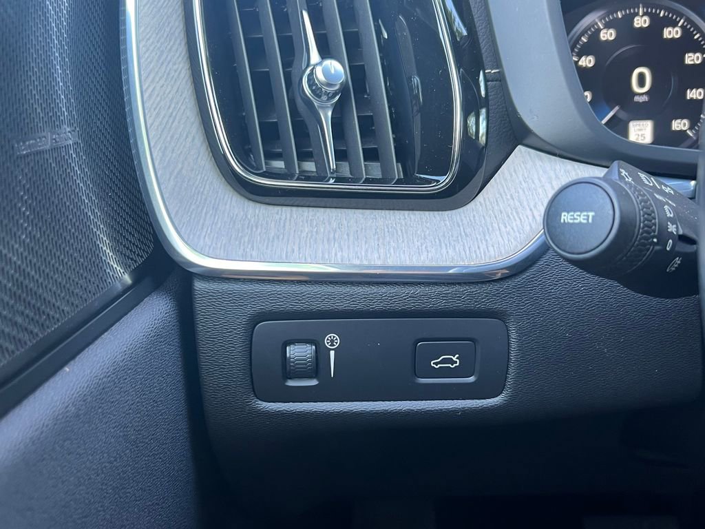 Used 2019 Volvo XC60 T5 Inscription AWD/4WD image 22