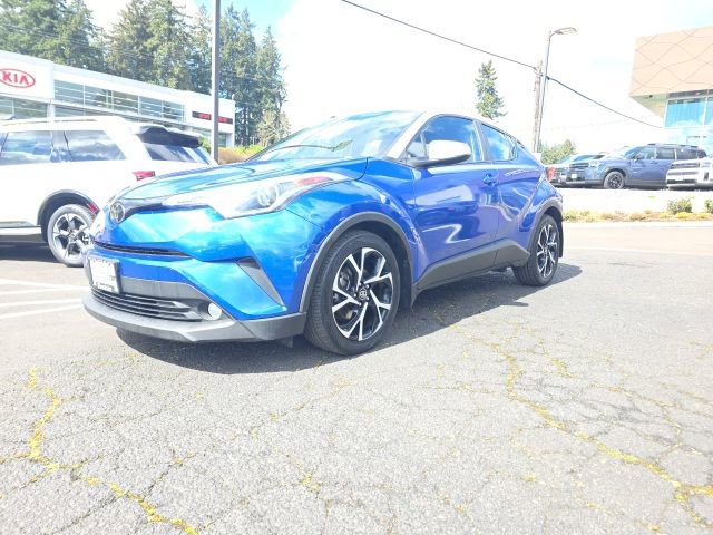 Used 2018 Toyota C-HR XLE image 3