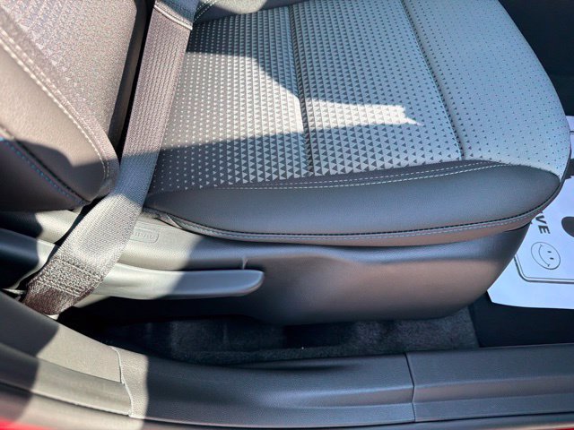 New 2026 Chevrolet Trax LT w/ Sunroof Package FWD image 21