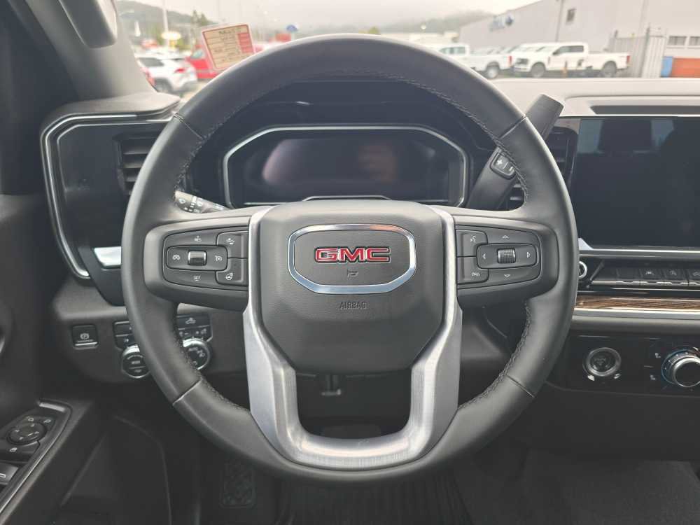 Used 2024 GMC Sierra 1500 SLE image 12