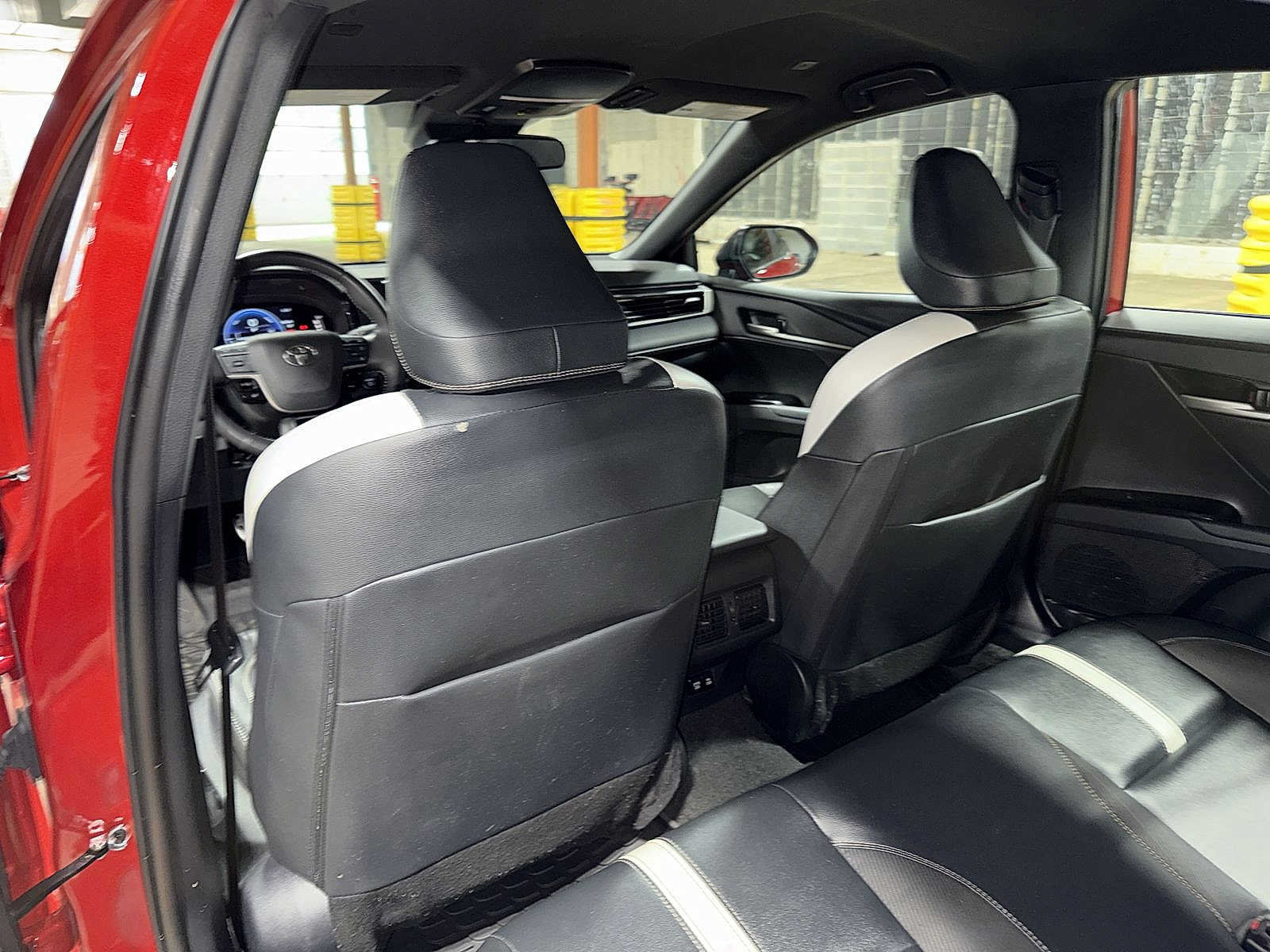 Used 2025 Toyota Camry SE FWD image 26