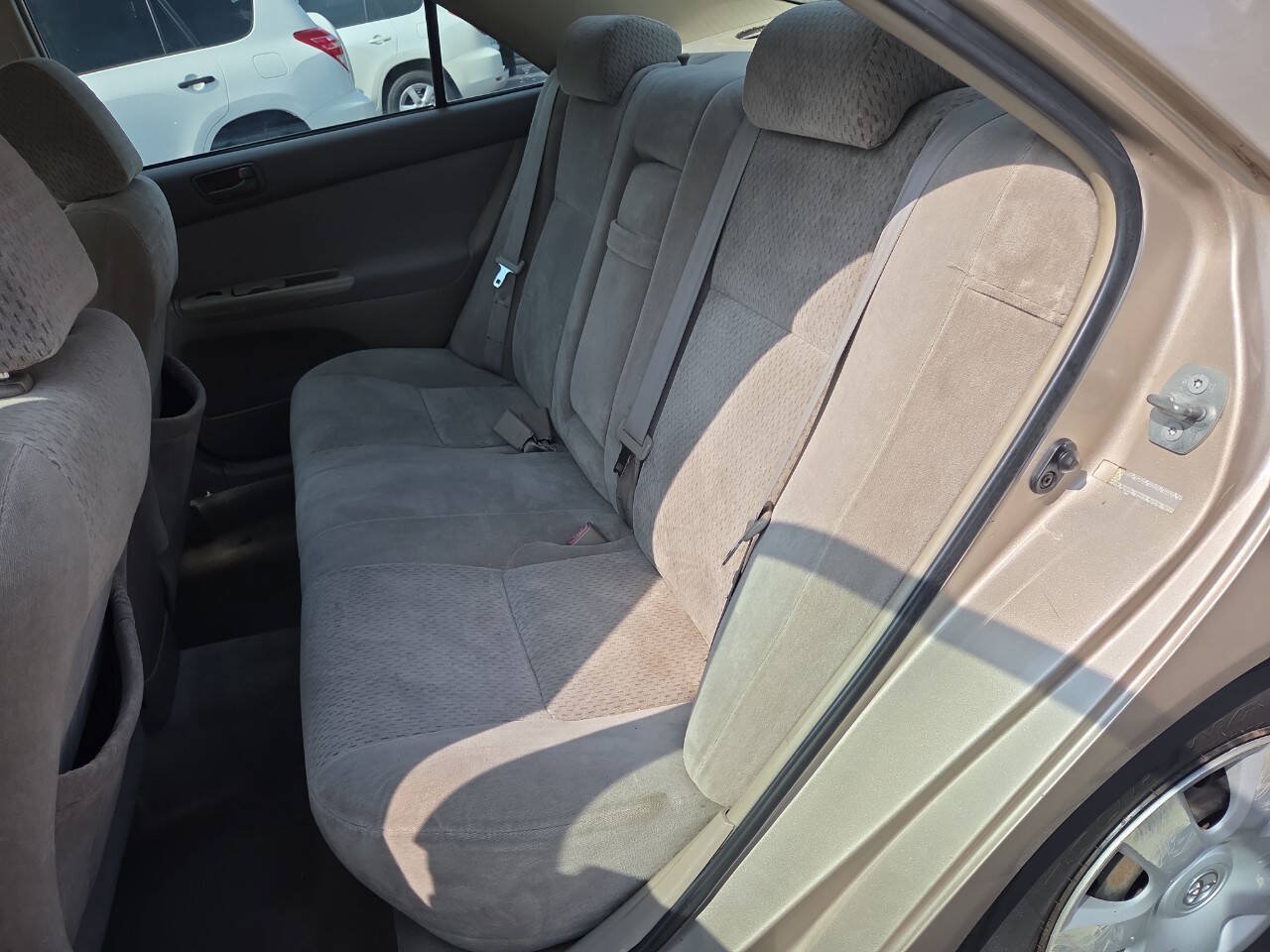 Used 2004 Toyota Camry LE FWD image 12