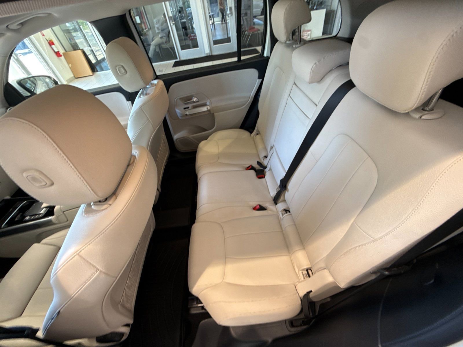 Used 2022 Mercedes-Benz GLB 250 4MATIC image 12