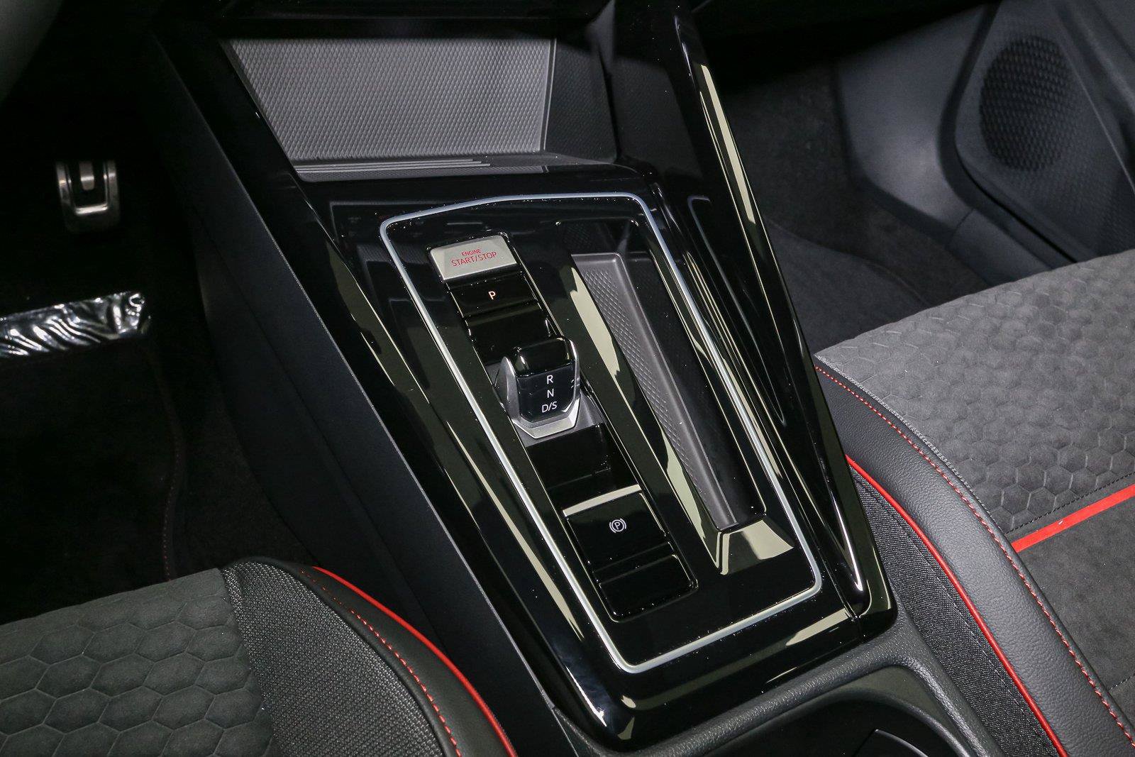 New 2026 Volkswagen GTI SE FWD image 20